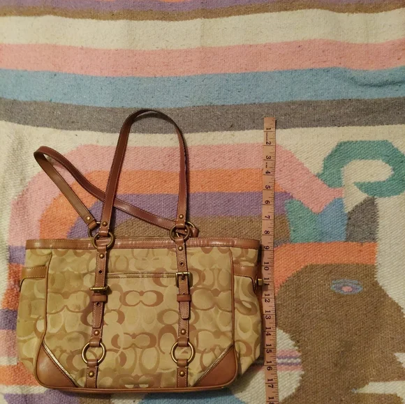 Coach Tote purse - Picture 3 of 6